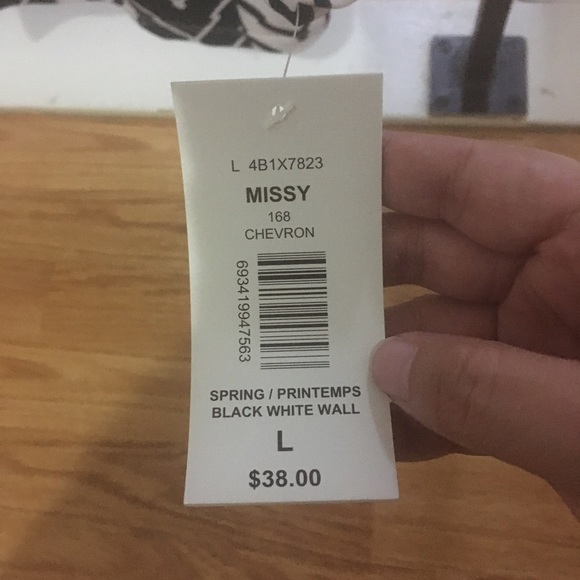 Tan Jay size L black and white 3/4 sleeve topper - Picture 5 of 6